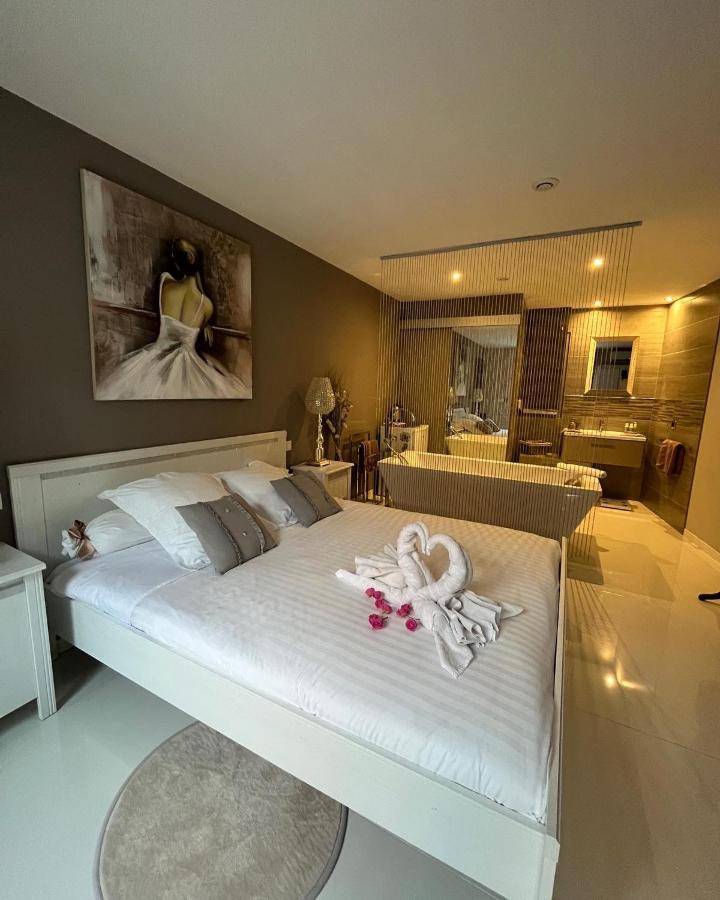 Mon Petit Bali Bed & Breakfast มูสซาน-เลส์-อัลพีล์ส ภายนอก รูปภาพ