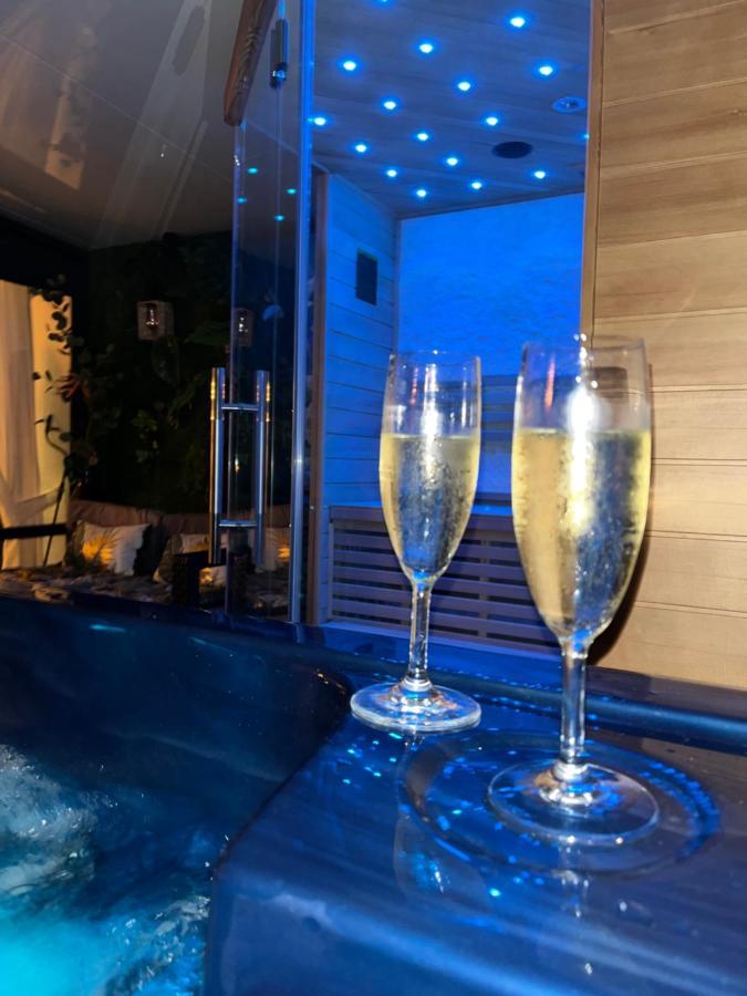 Mon Petit Bali Bed & Breakfast มูสซาน-เลส์-อัลพีล์ส ภายนอก รูปภาพ