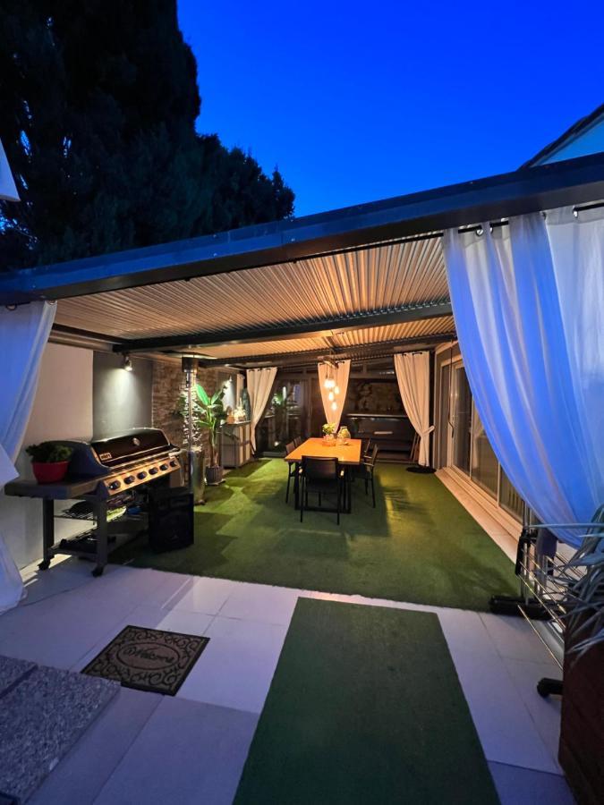 Mon Petit Bali Bed & Breakfast มูสซาน-เลส์-อัลพีล์ส ภายนอก รูปภาพ