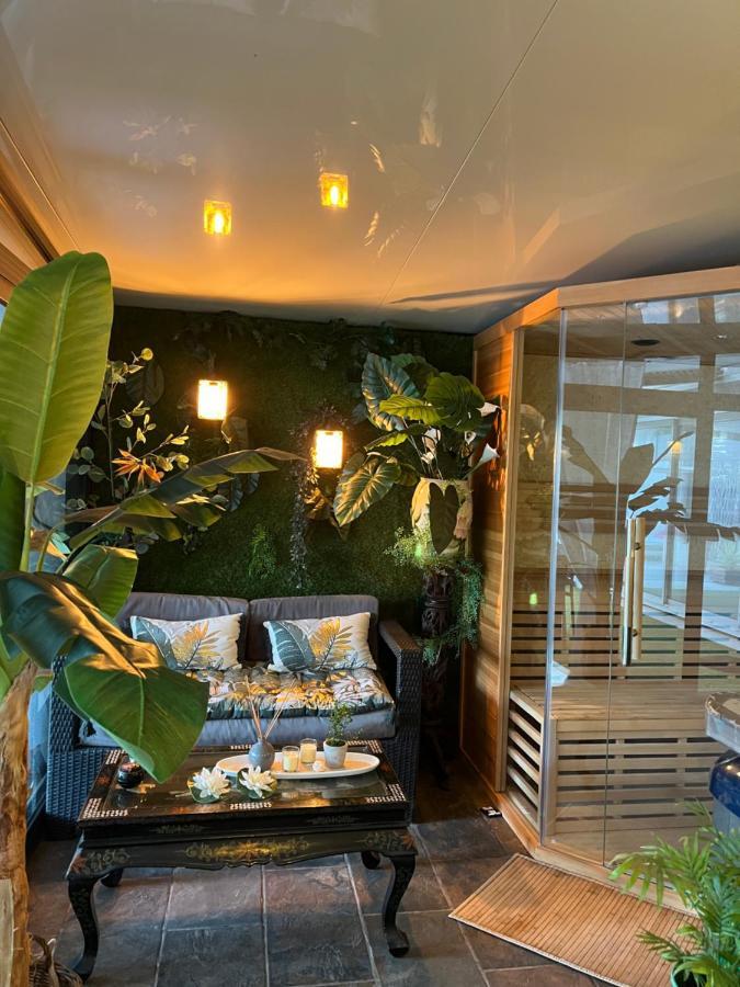Mon Petit Bali Bed & Breakfast มูสซาน-เลส์-อัลพีล์ส ภายนอก รูปภาพ