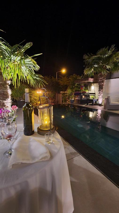 Mon Petit Bali Bed & Breakfast มูสซาน-เลส์-อัลพีล์ส ภายนอก รูปภาพ